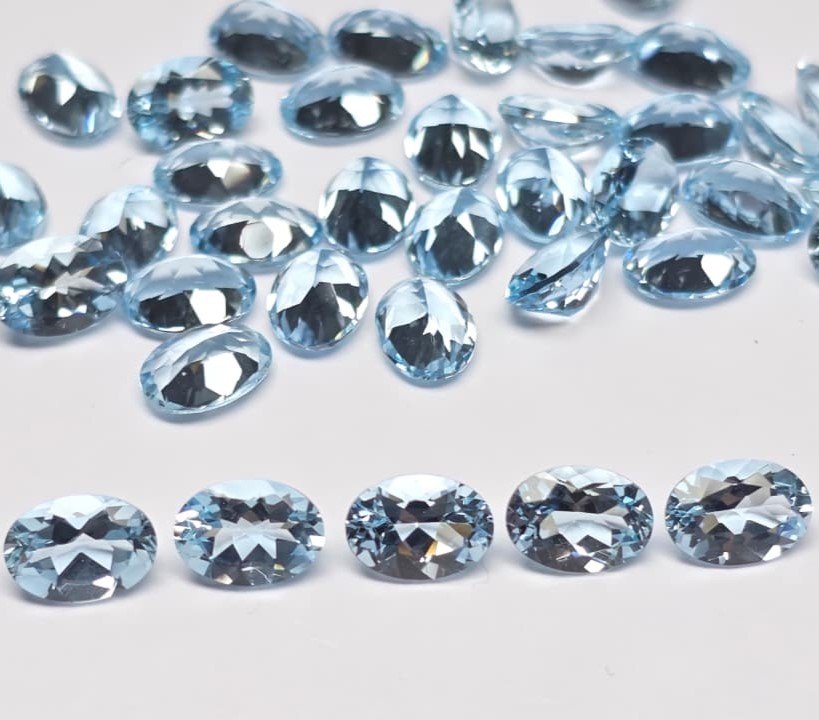 AQO751_1 Aquamarine Oval Cut Gemstone 7×5 mm - Image 1