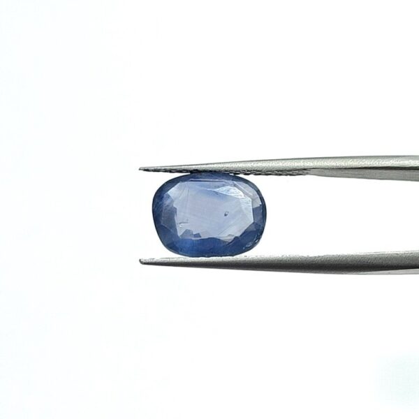 5.00 carats Blue Sapphire (5.25 ratti Neelam) - Image 1