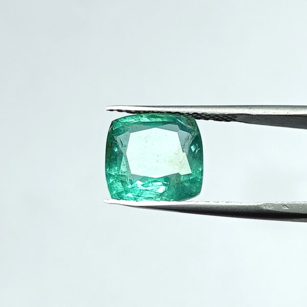 7.38 carats Emerald (8.25 ratti) - Image 2