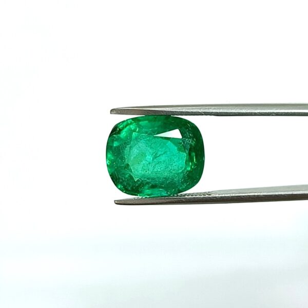 5.66 carats Emerald (6.25 ratti) - Image 1