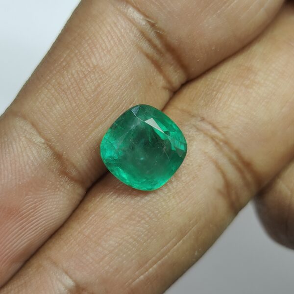 4.78 carats Emerald (5.25 ratti) - Image 5