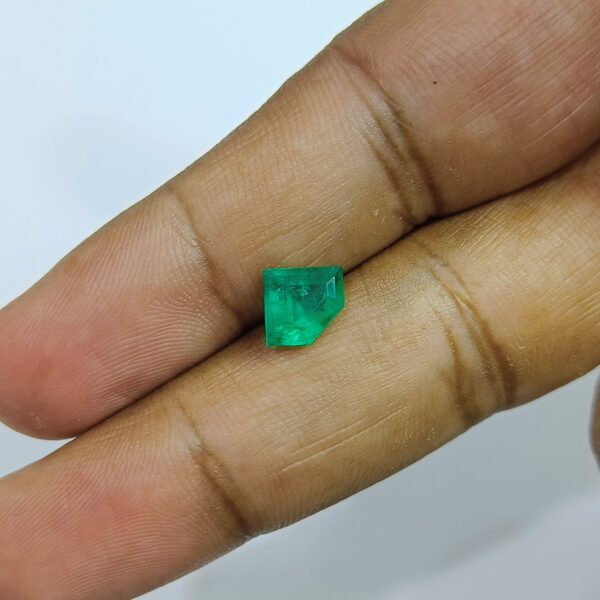 1.28 carats Emerald (1.25 ratti) - Image 5