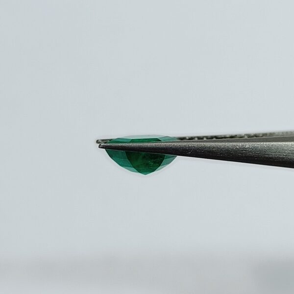 1.80 carats Emerald (2.25 ratti) - Image 3