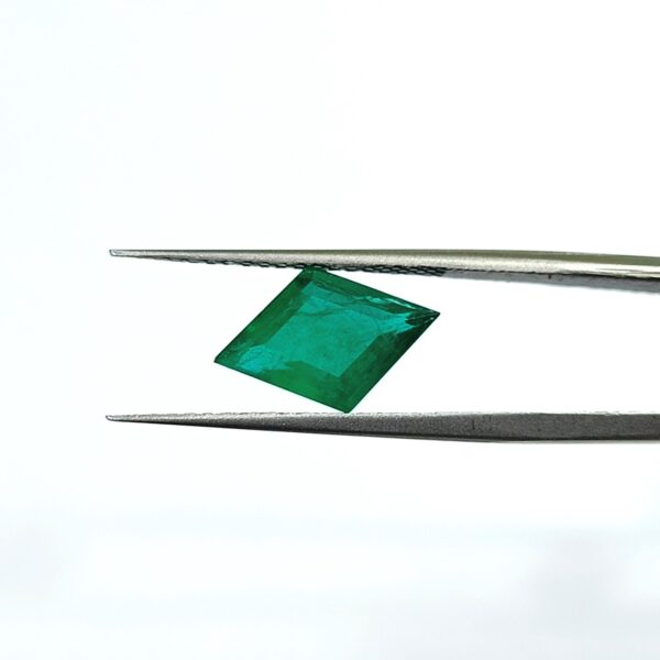 2.77 carats Emerald (3.25 ratti) - Image 1