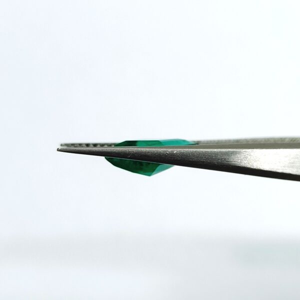 2.77 carats Emerald (3.25 ratti) - Image 3
