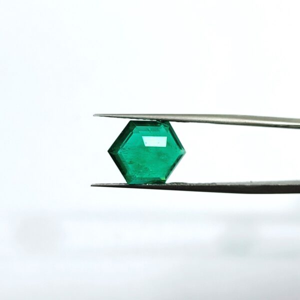 4.18 carats Emerald (4.25 ratti) - Image 4