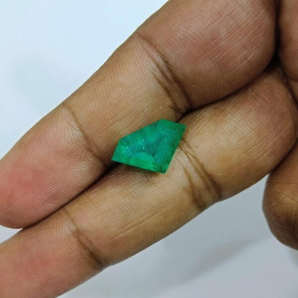 5.20 carats Emerald (5.25 ratti) - Image 5