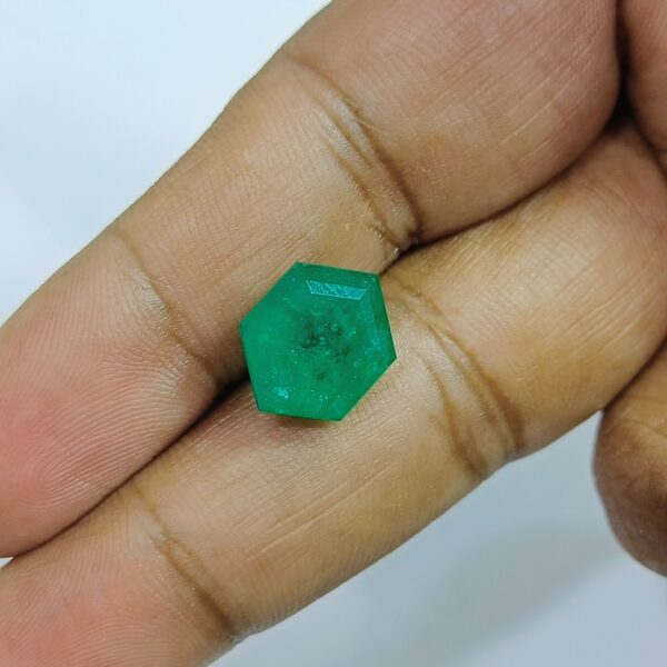 6.89 carats Emerald (7.25 ratti) - Image 5