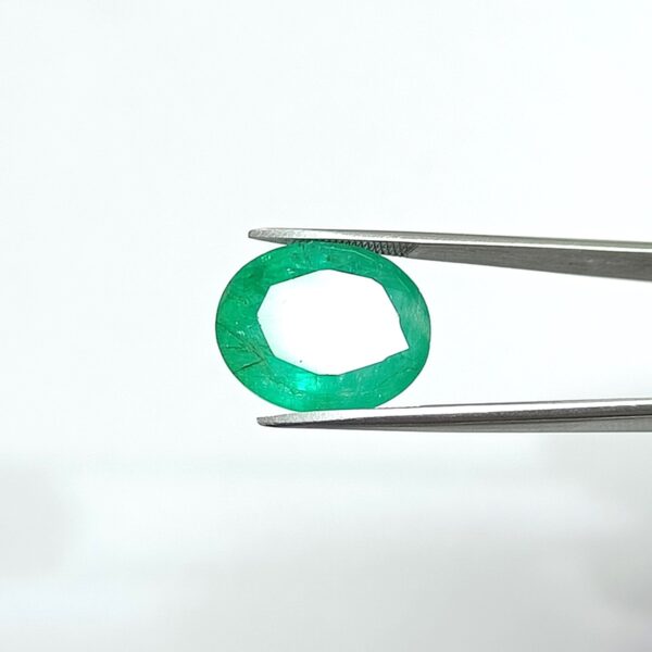 8.73 carats Emerald (9.25 ratti) - Image 2