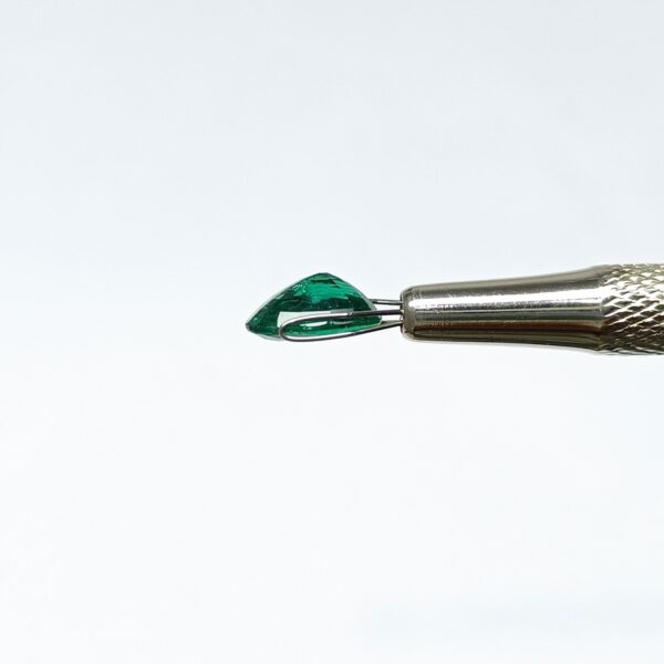 2.81 carats Emerald (3.25 ratti) - Image 5