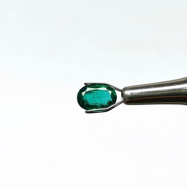 2.05 carats Emerald (2.25 ratti) - Image 6