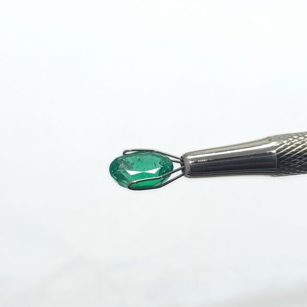 3.08 carats Emerald (3.25 ratti) - Image 2