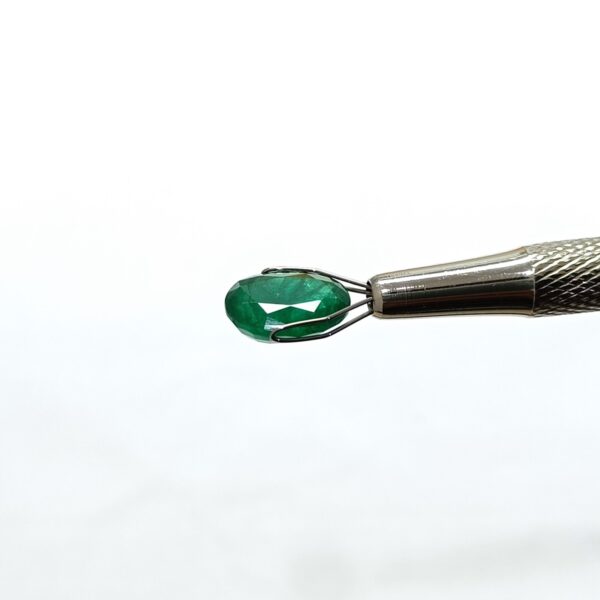 4.07 carats Emerald (4.25 ratti) - Image 2