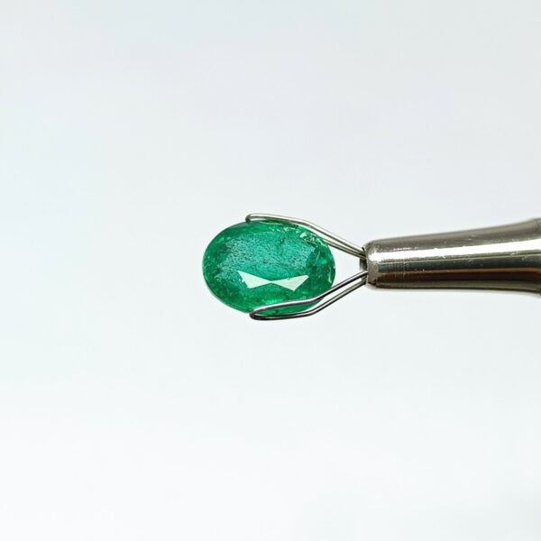 4.56 carats Emerald (5.25 ratti) - Image 2