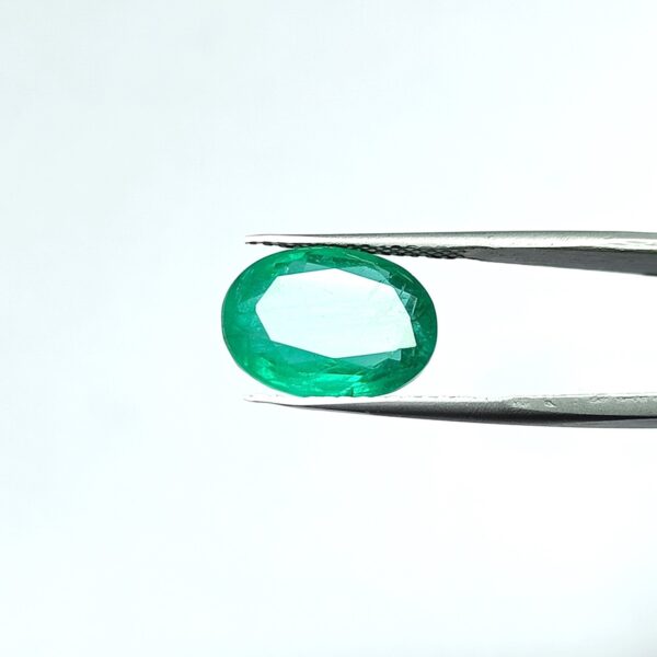 8.67 carats Emerald (9.25 ratti) - Image 2