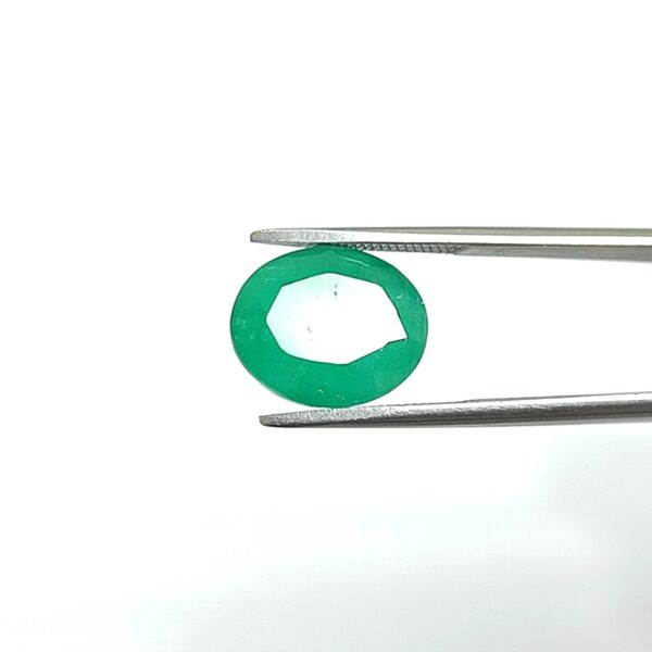 3.81 carats Emerald (4.25 ratti) - Image 2