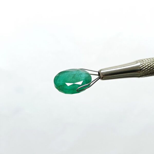 7.61 carats Emerald (8.25 ratti) - Image 3