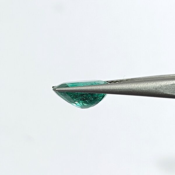4.64 carats Emerald (5.25 ratti) - Image 5