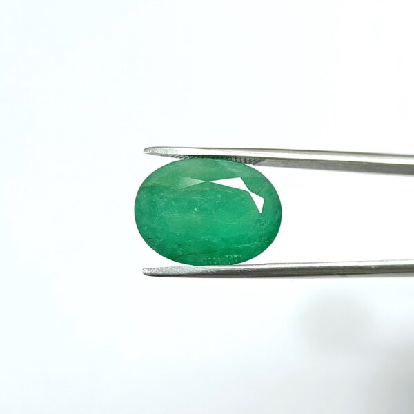 6.31 carats Emerald (7.25 ratti) - Image 1