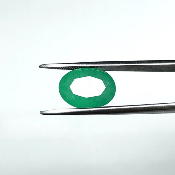 3.71 carats Emerald (4.25 ratti) - Image 2