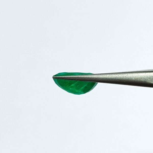 3.77 carats Emerald (4.25 ratti) - Image 3