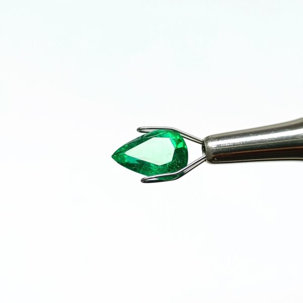 2.8 carats Emerald (3.25 ratti) - Image 2
