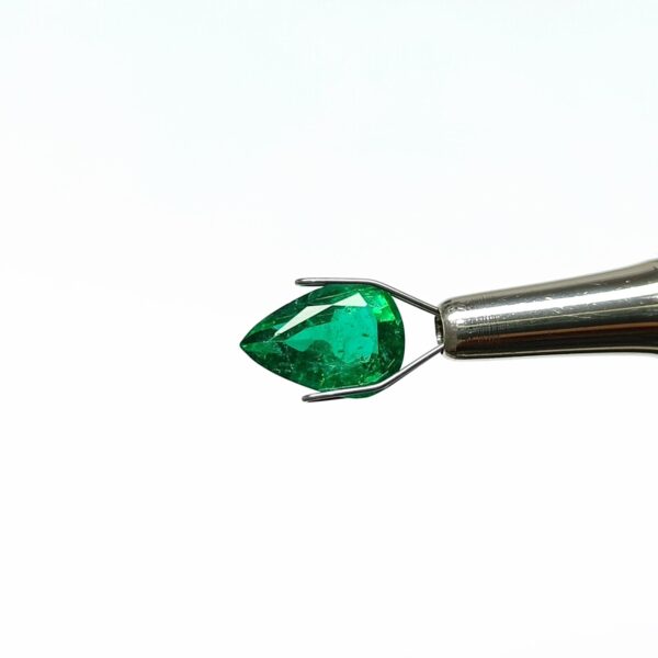 2.8 carats Emerald (3.25 ratti) - Image 1