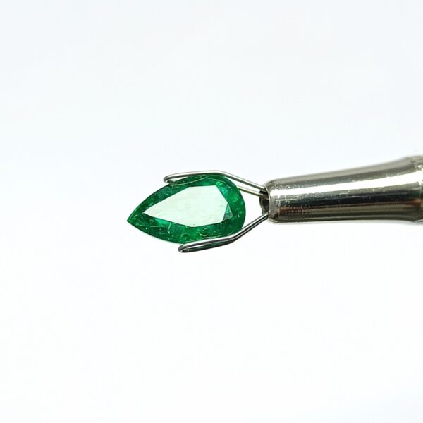 2.52 carats Emerald (2.25 ratti) - Image 2