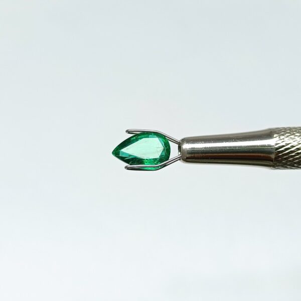 1.48 carats Emerald (1.25 ratti) - Image 9