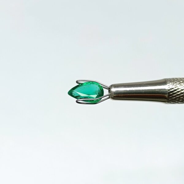 1.48 carats Emerald (1.25 ratti) - Image 3