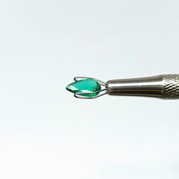 1.48 carats Emerald (1.25 ratti) - Image 4