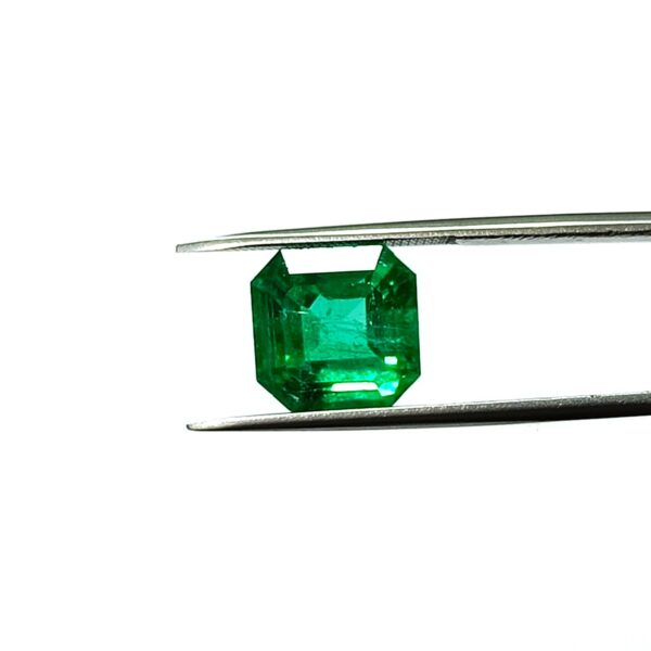4.85 carats Emerald (5.25 ratti) - Image 1