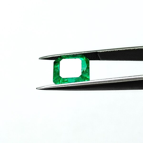 4.85 carats Emerald (5.25 ratti) - Image 2