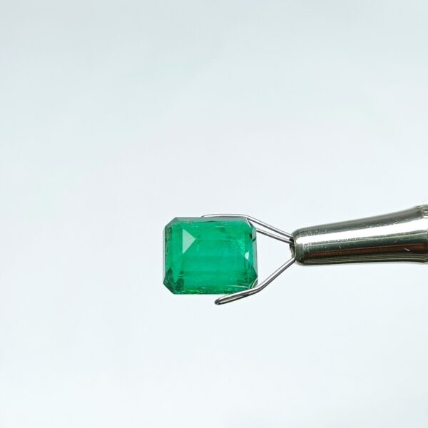 5.94 carats Emerald (6.25 ratti) - Image 4