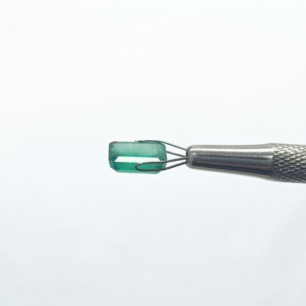 3.64 carats Emerald (4.25 ratti) - Image 3