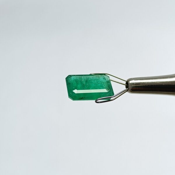 5.21 carats Emerald (5.25 ratti) - Image 2