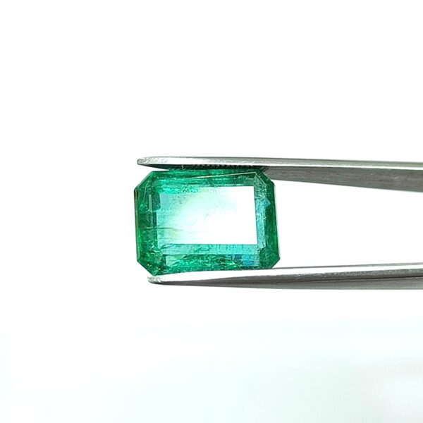 7.92 carats Emerald (8.25 ratti) - Image 2