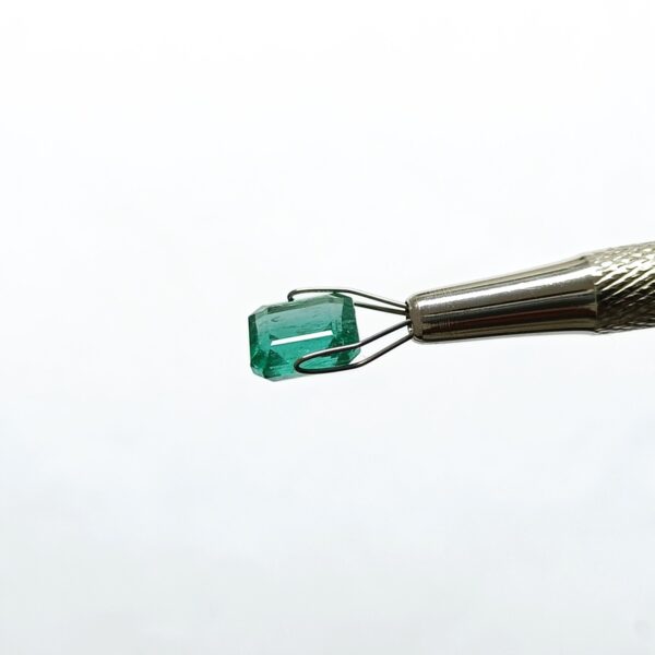 3.91 carats Emerald (4.25 ratti) - Image 3