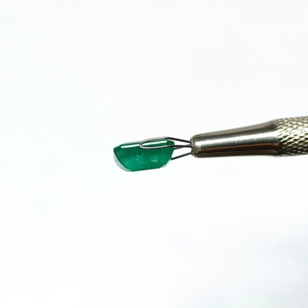 3.79 carats Emerald (4.25 ratti) - Image 4