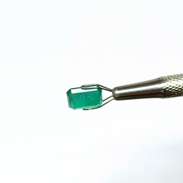 3.79 carats Emerald (4.25 ratti) - Image 5