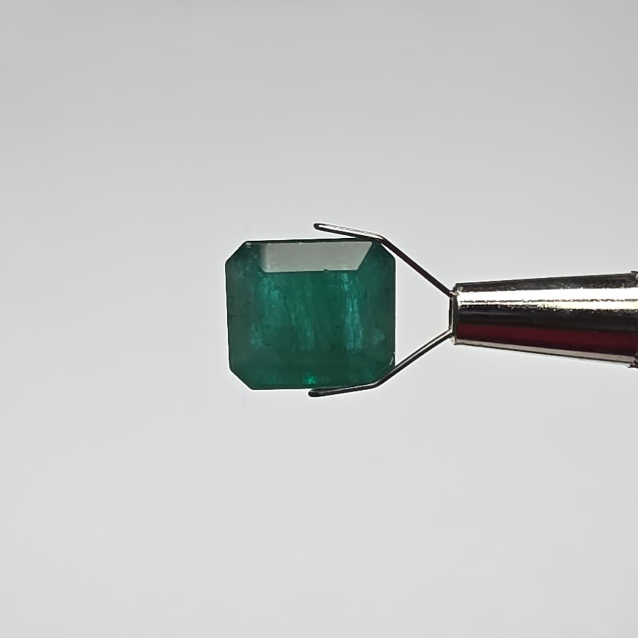 ETSG-152-2 9.07 Carats Emerald (9.25-Ratti) - Image 1