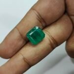8.10 Carats Emerald - Image 3