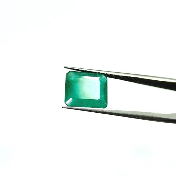 3.70 carats Emerald (4.25 ratti) - Image 2