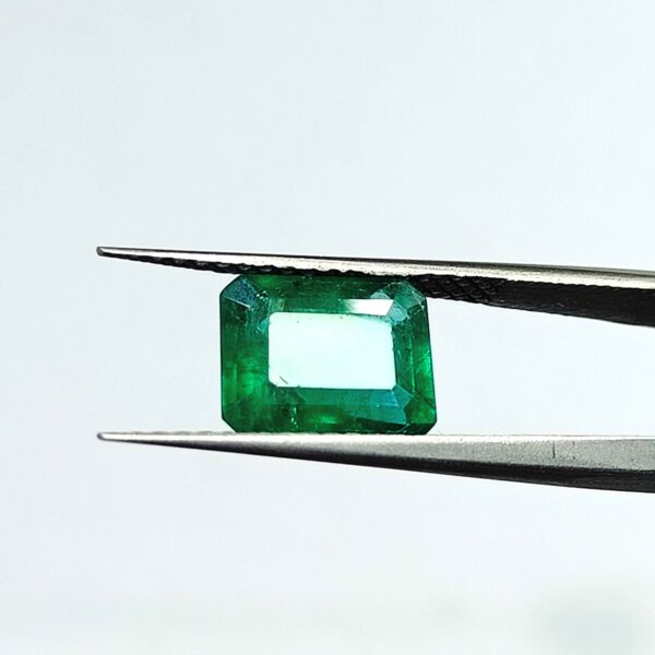 3.57 carats Emerald (4.25 ratti) - Image 2