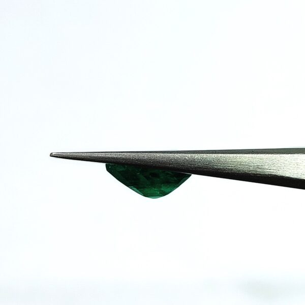 3.57 carats Emerald (4.25 ratti) - Image 3