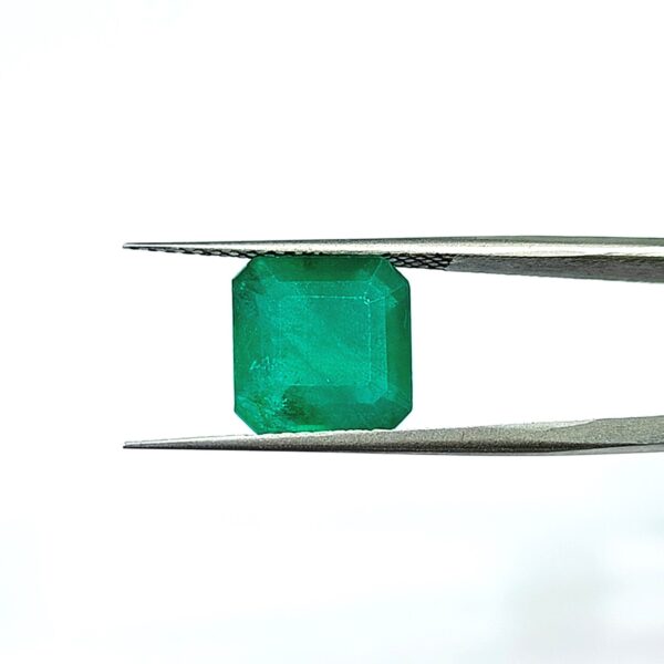 6.75 carats Emerald (7.25 ratti) - Image 1