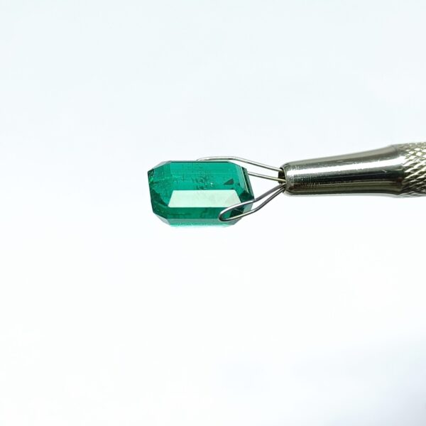 8.75 carats Emerald (9.25 ratti) - Image 4