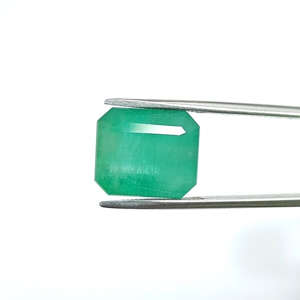 6.76 carats Emerald (7.25 ratti) - Image 1