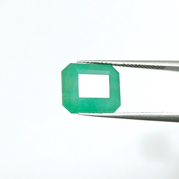 6.76 carats Emerald (7.25 ratti) - Image 2
