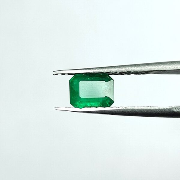 1.21 carats Emerald (1.25 ratti) - Image 2